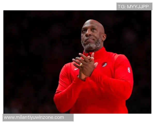 比卢普斯称赞夏普攻守兼备称其能应对高强度对抗挑战